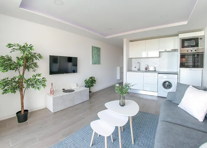 Amazing Spacious 1 Bedroom Flat With Ocean View, 311, Ponderosa *