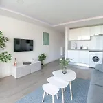 Amazing Spacious 1 Bedroom Flat With Ocean View, 311, Ponderosa *