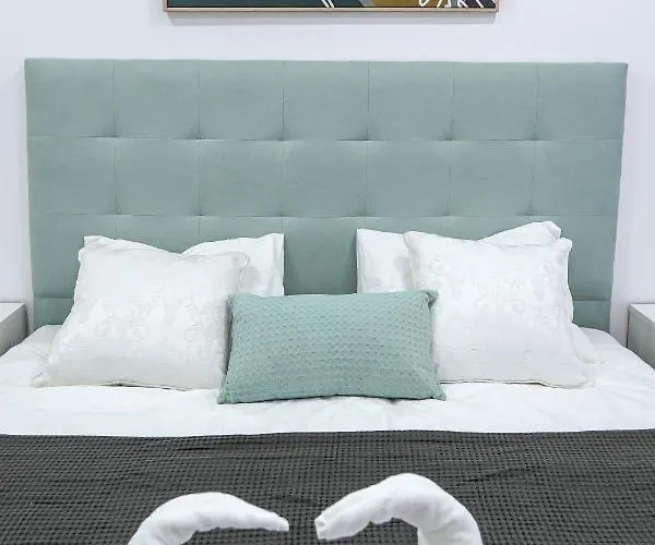Amazing Spacious 1 Bedroom Flat With Ocean View, 311, Ponderosa